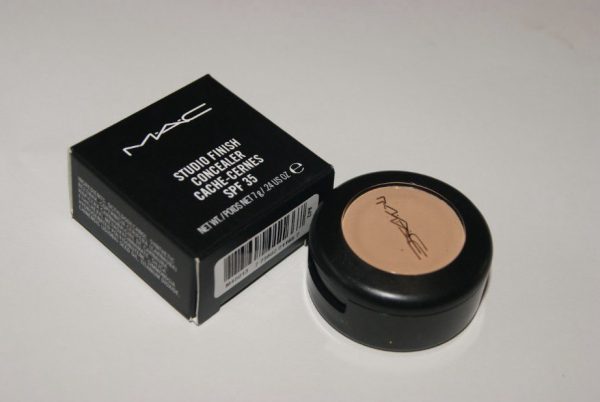 کانسیلر مک استودیو فینیشMac Studio Finish SPF 35 Concealer - Image 2